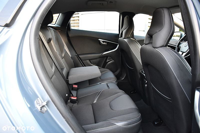 Volvo V40 T3 Drive-E Momentum - 23