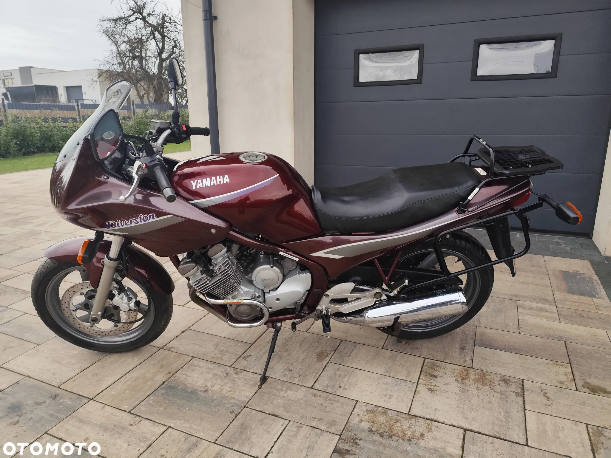 Yamaha XJ - 6