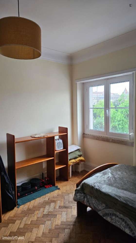 Quarto - localizado em Roma-Areeiro Lisbon - Grande imagem: 2/6