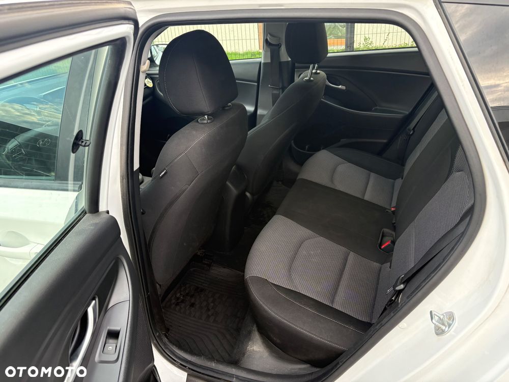Hyundai i30 1.6 CRDI Premium - 11