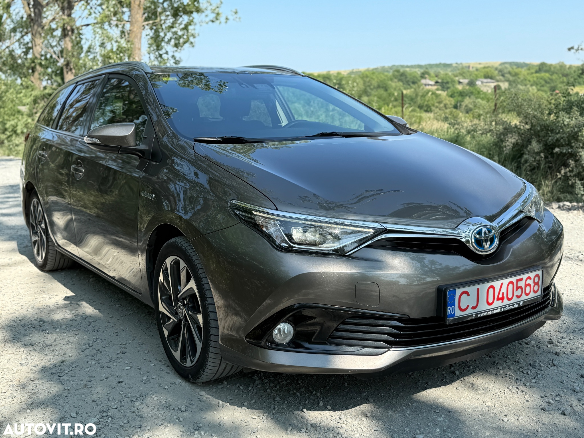 Toyota Auris 1.8 VVT-i Hybrid Automatik Touring Sports Edition - 2