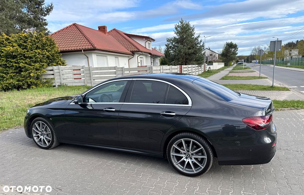 Mercedes-Benz Klasa E 200 4-Matic AMG - 9