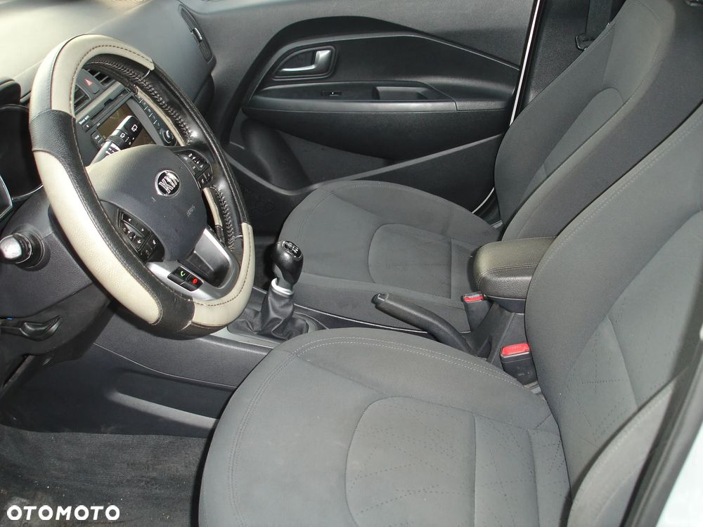 Kia Rio 1.1 CRDI Dream Team Edition - 20