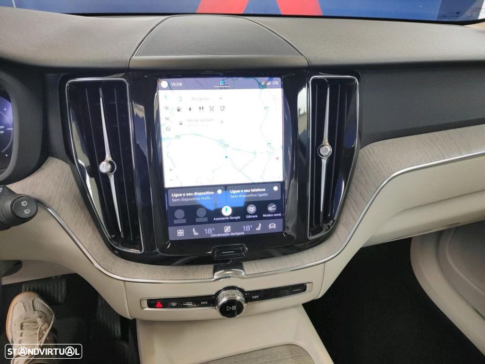 Volvo XC 60 2.0 T6 PHEV Plus Dark AWD - 6
