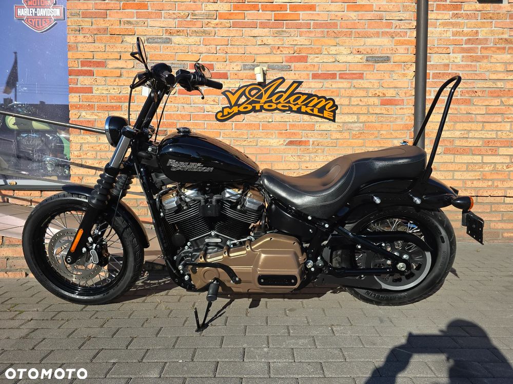 Harley-Davidson Softail Street Bob - 23