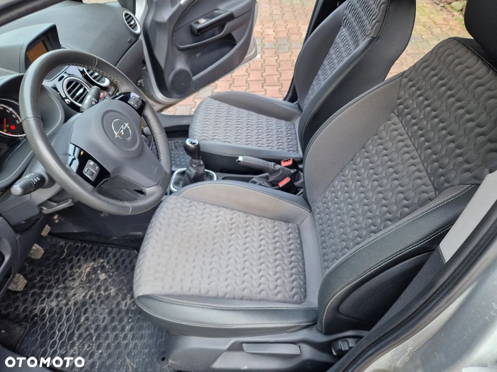 Opel Corsa 1.4 16V Cosmo - 22