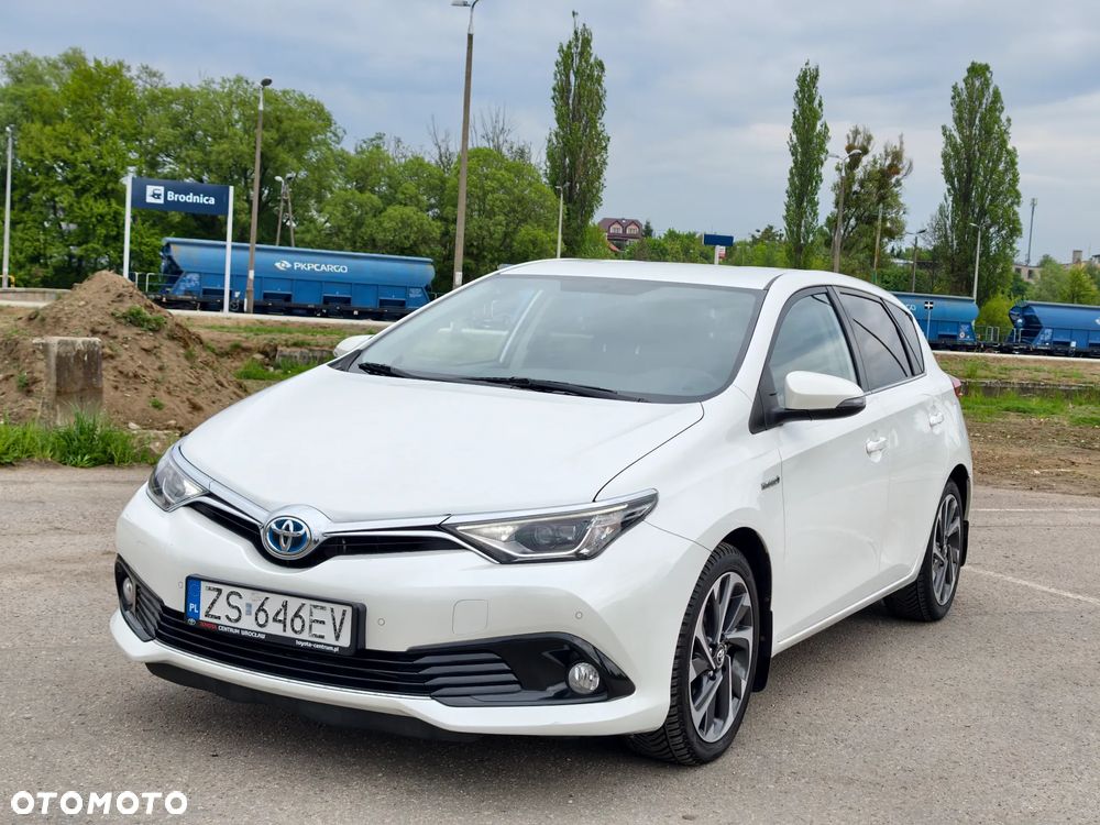 Toyota Auris 1.8 HSD Luna - 2