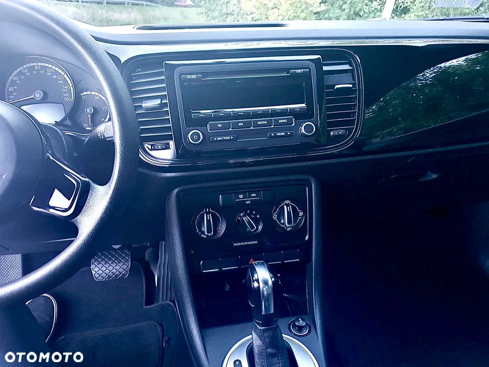 Volkswagen New Beetle - 8