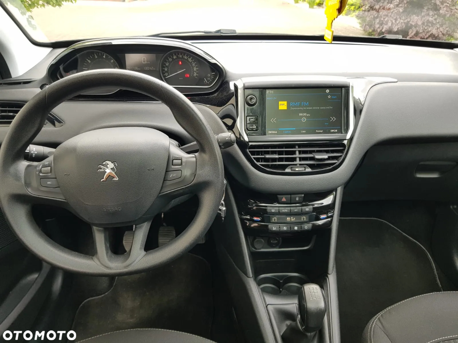 Peugeot 208 1.2 PureTech Allure - 8