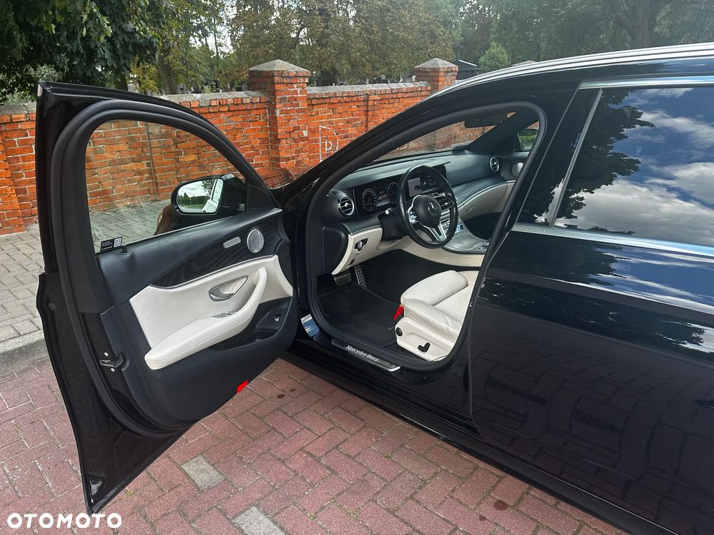 Mercedes-Benz Klasa E 220 d Business Edition 9G-TRONIC - 23