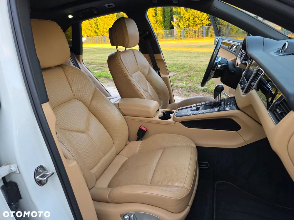 Porsche Macan - 31