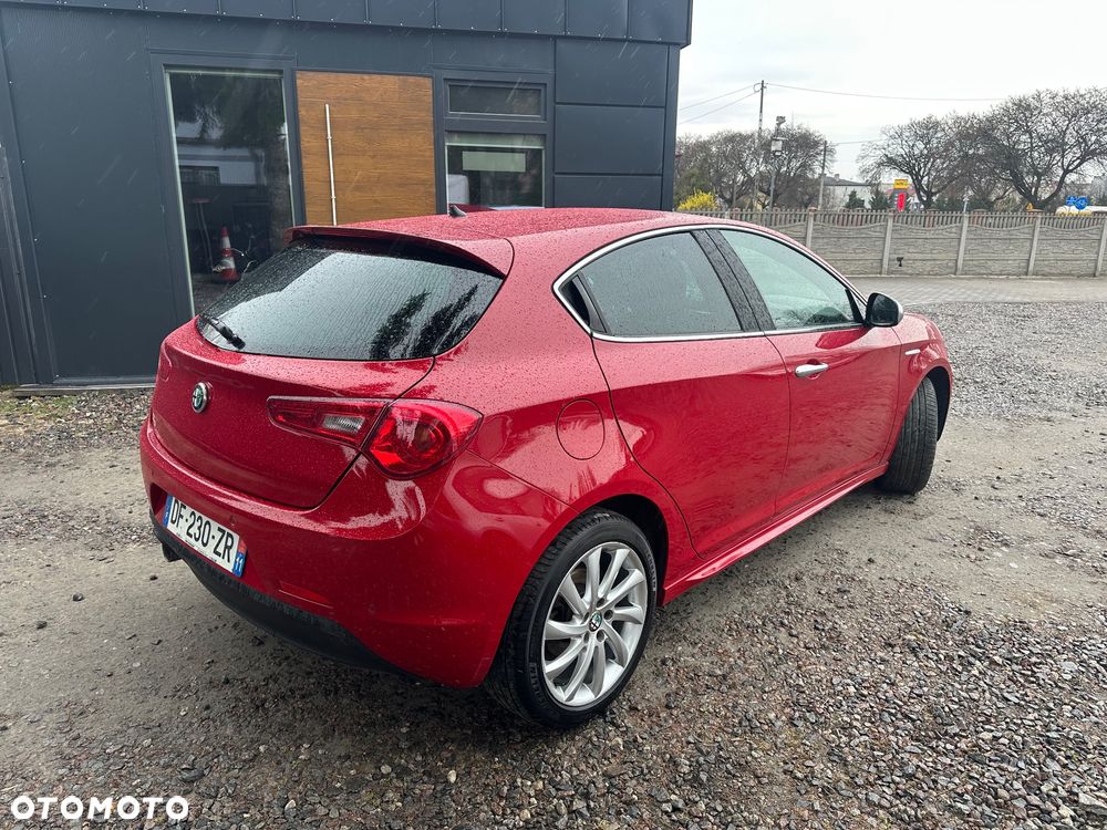 Alfa Romeo Giulietta 1.6 JTDM 16V - 12
