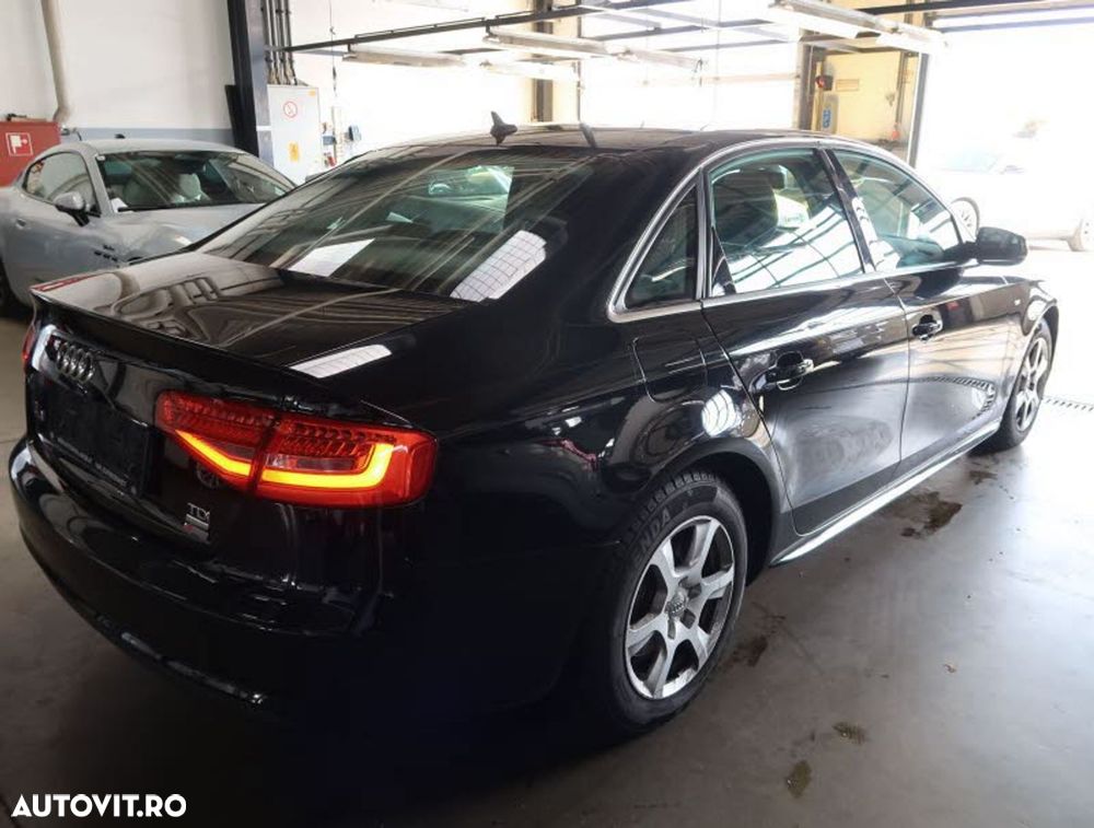 Audi A4 Limuzina 2.0 TDI DPF S line Sportpaket - 3