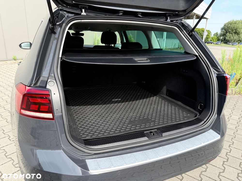 Volkswagen Passat 2.0 TDI SCR DSG Business - 20