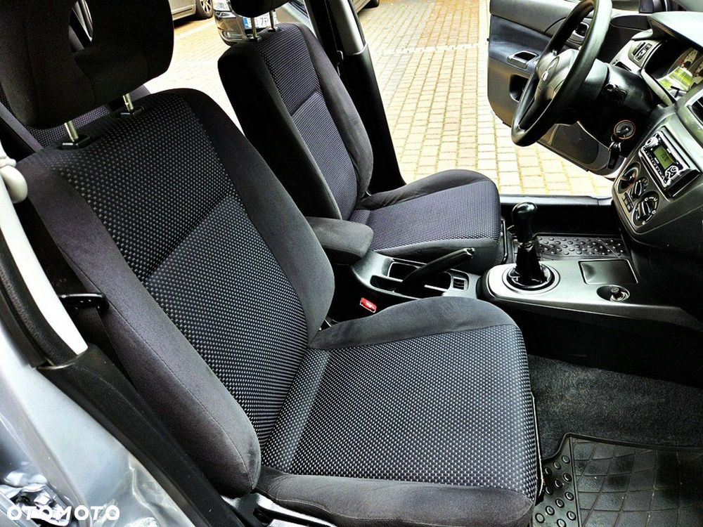 Mitsubishi Lancer - 23