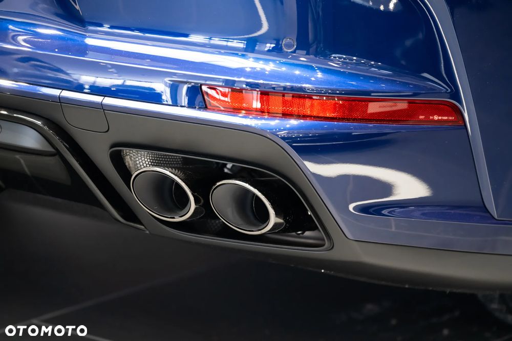 Porsche Panamera 4 - 29