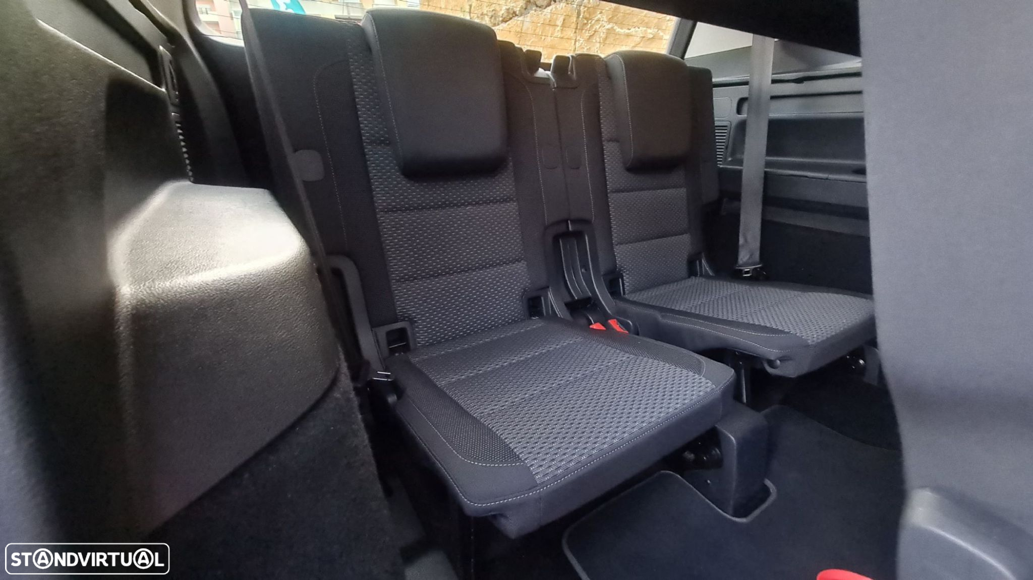 VW Touran 1.6 TDI Confortline DSG - 49