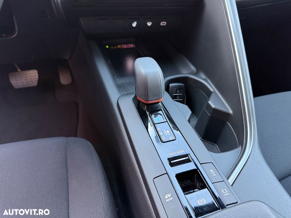 Toyota C-HR 1.8 Hybrid Team Deutschland - 33