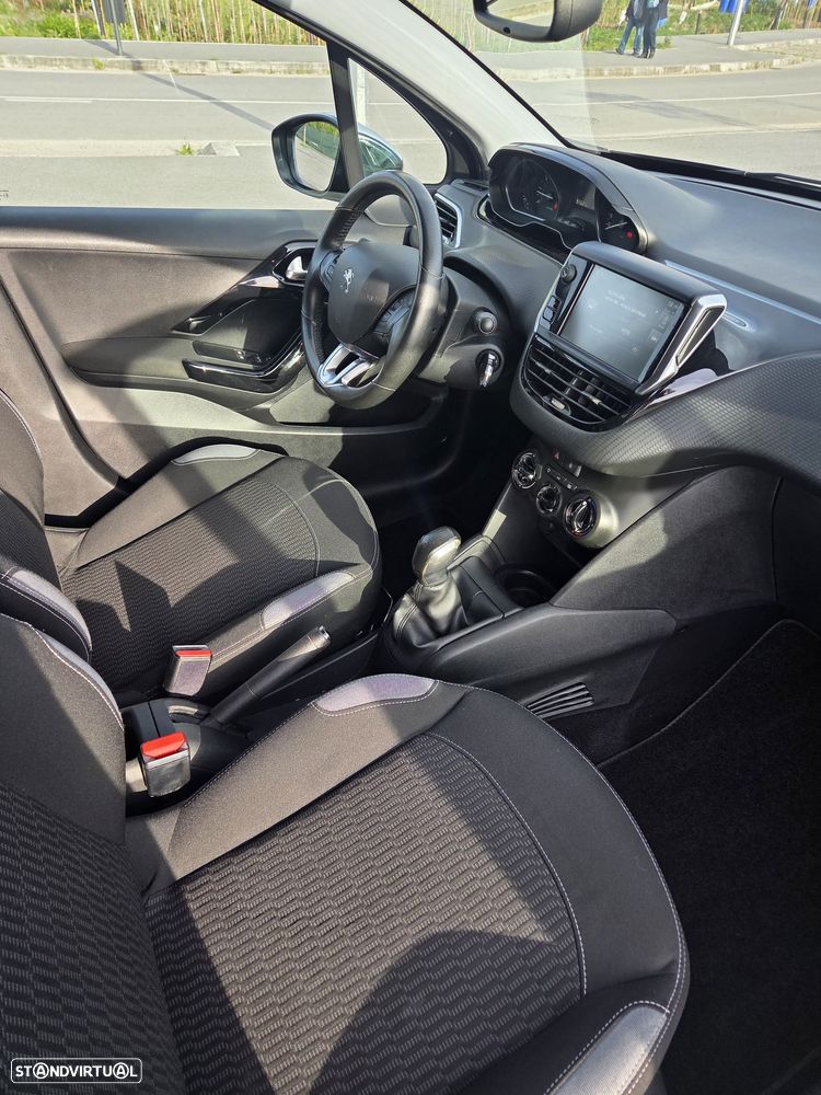 Peugeot 208 1.2 PureTech Style - 18