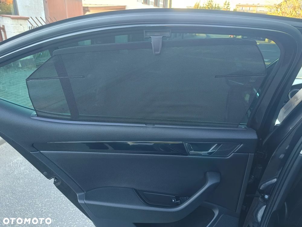Skoda Superb 2.0 TDI DSG Premium Edition - 9