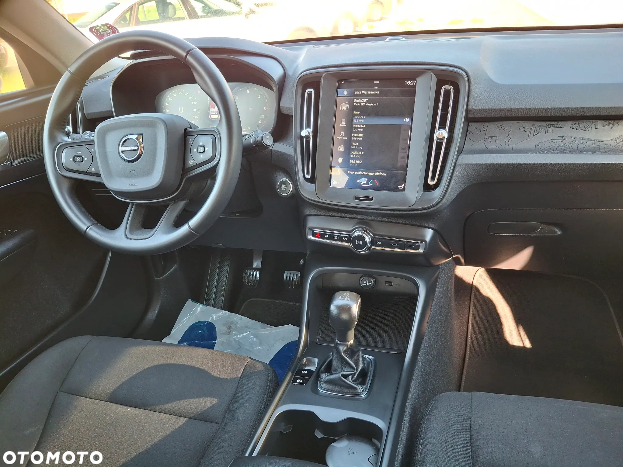 Volvo XC 40 D3 AWD Momentum Pro - 22