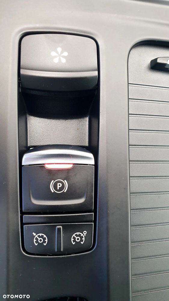 Renault Megane ENERGY TCe 130 EDC BOSE EDITION - 29
