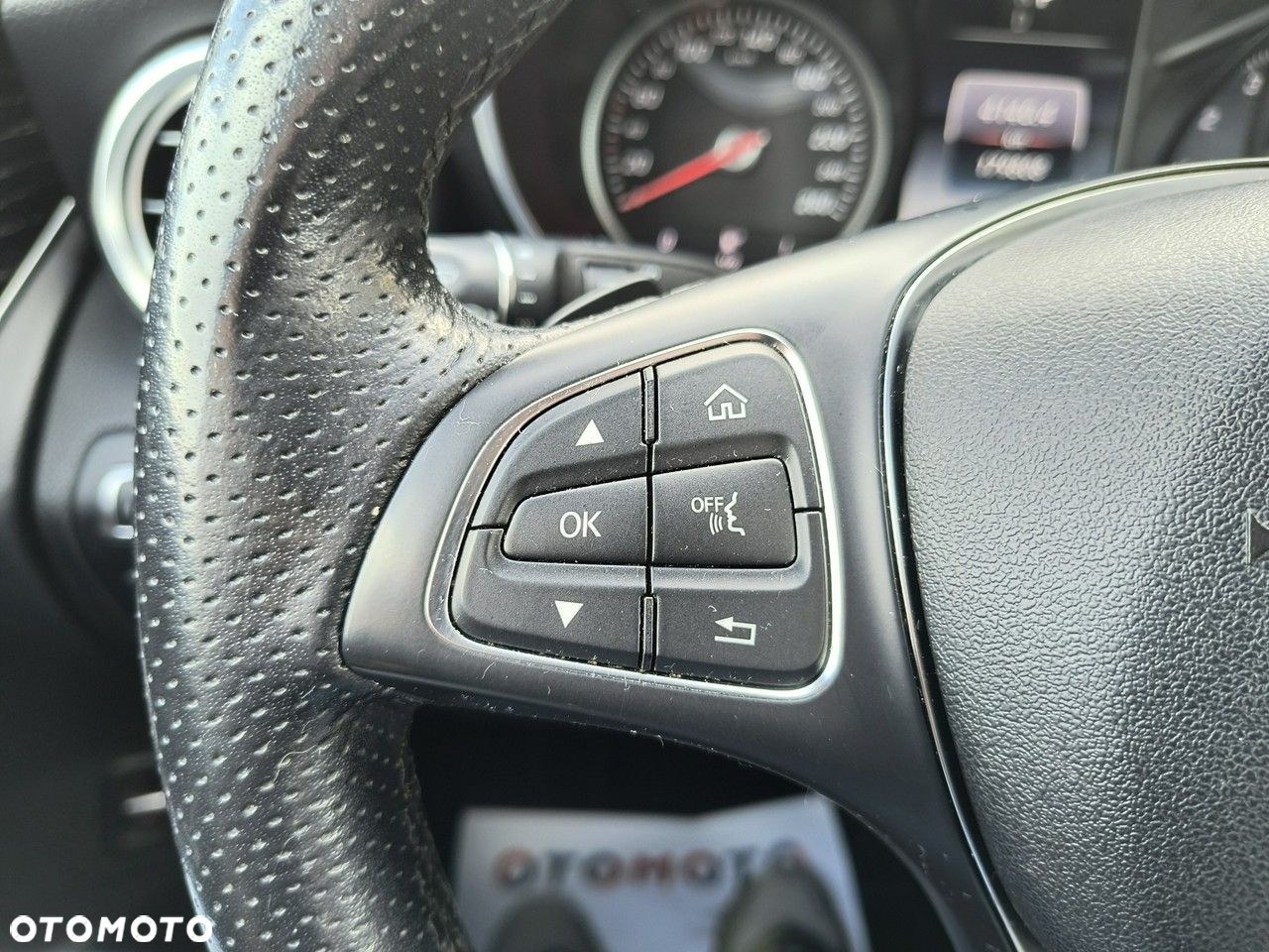 Mercedes-Benz GLC - 37