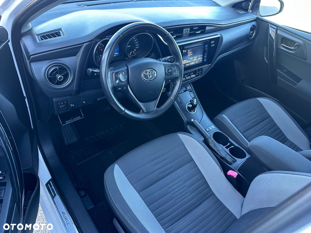 Toyota Auris - 11