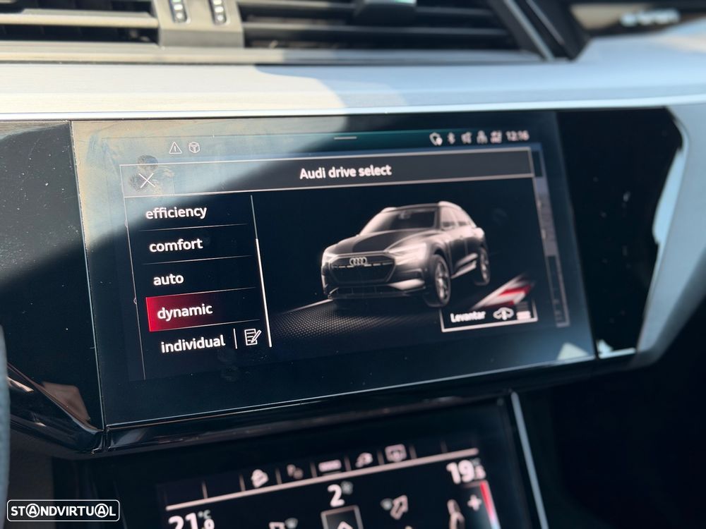 Audi e-tron 55 quattro S line - 22