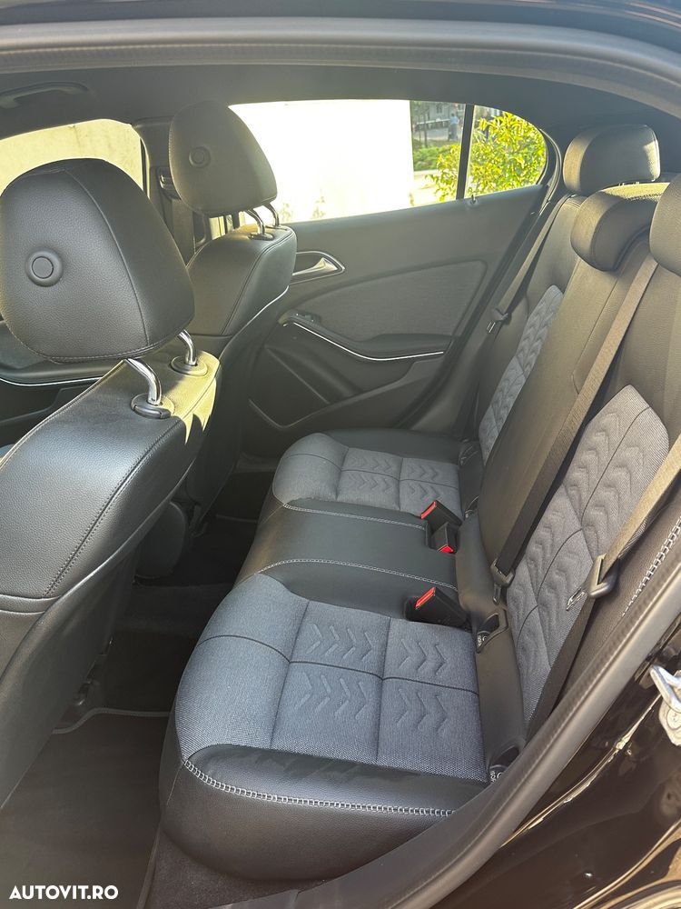 Mercedes-Benz GLA - 13