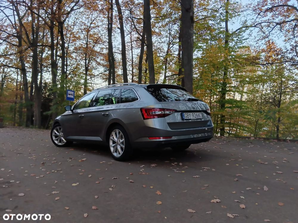 Skoda Superb 2018 photo 2