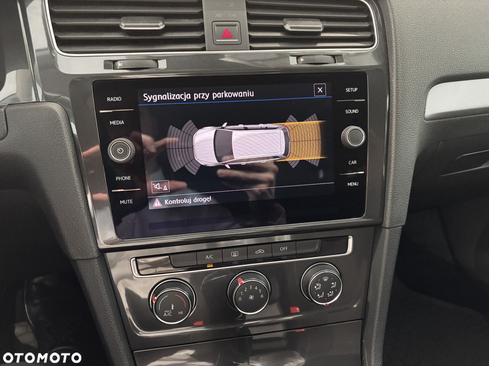 Volkswagen Golf - 18