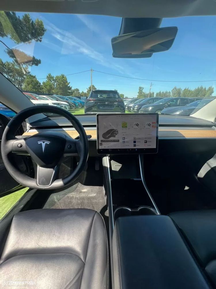Tesla Model 3 - 9