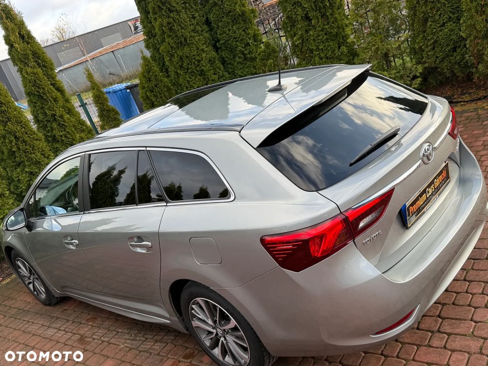 Toyota Avensis 2.0 D-4D Premium - 36