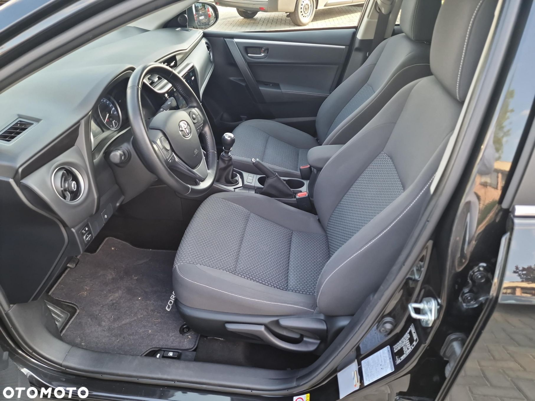 Toyota Corolla 1.6 Premium EU6 - 11