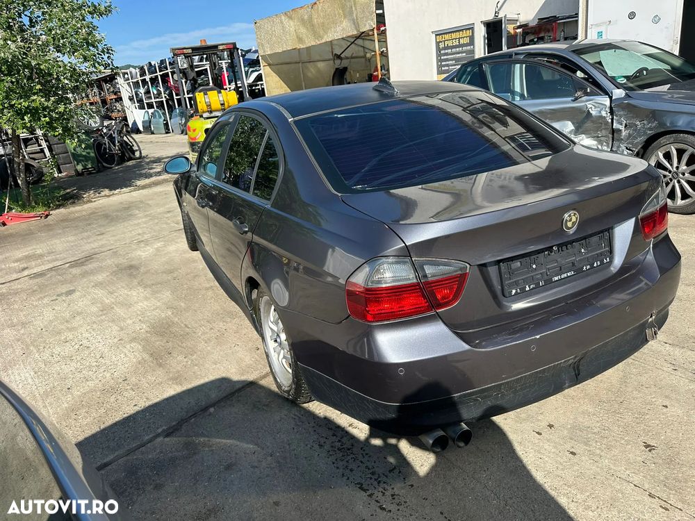 Dezmembrari BMW 320i N46 / E90 - 3