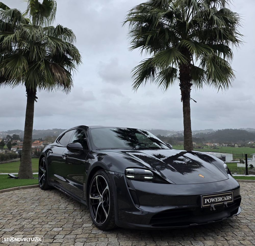 Porsche Taycan Cross Turismo 4 - 18