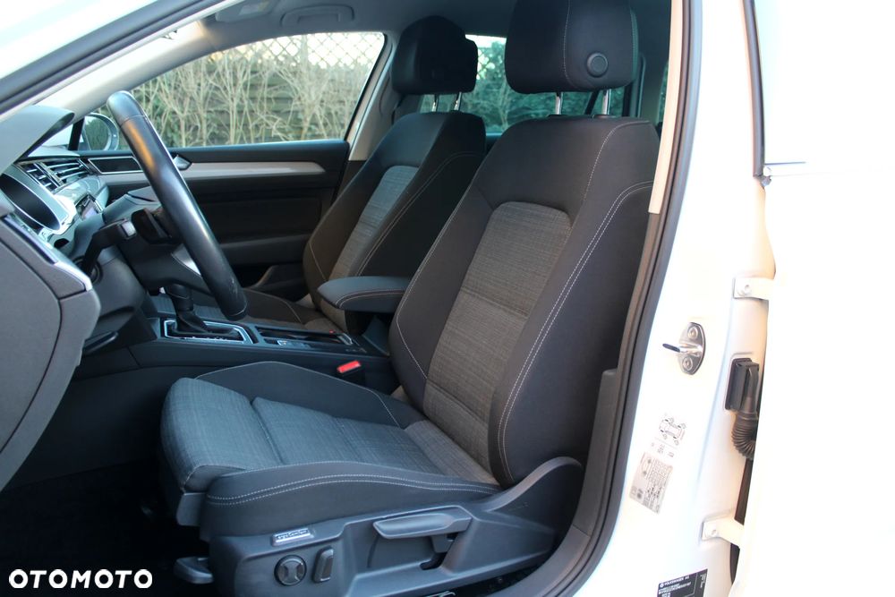 Volkswagen Passat 1.5 TSI EVO Elegance DSG - 9