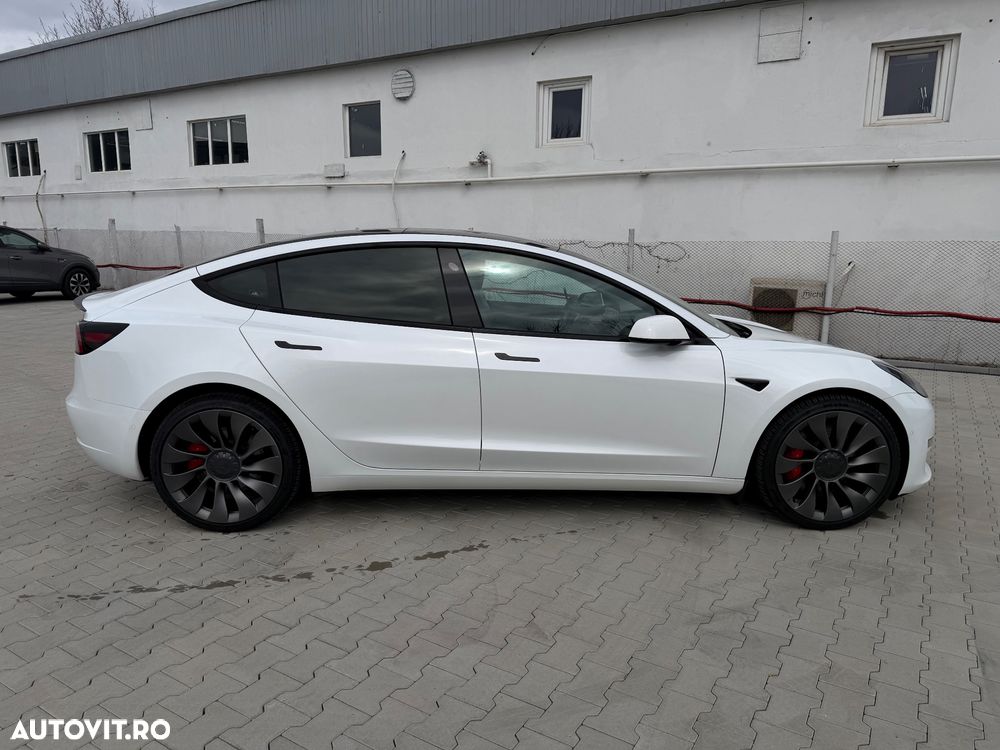 Tesla Model 3 - 7