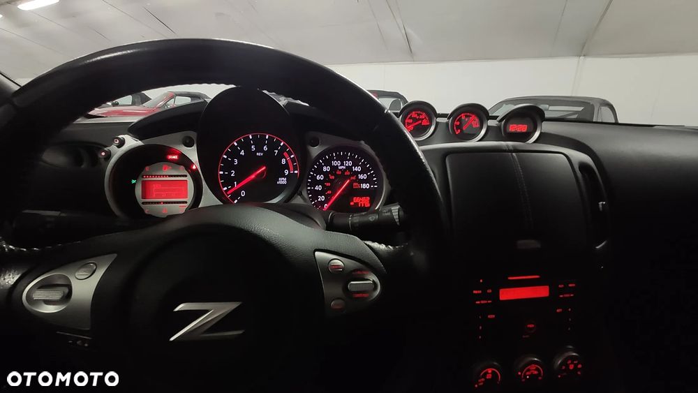 Nissan 370 Z - 18