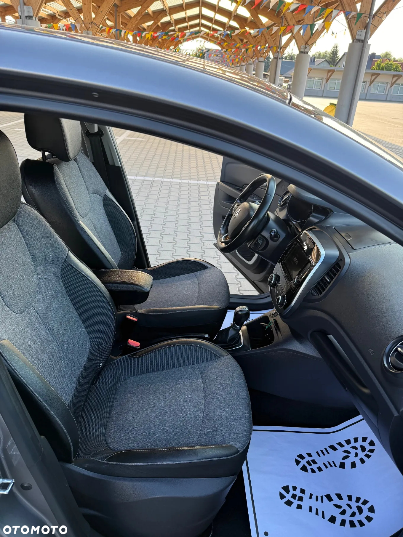 Renault Captur 1.5 dCi Zen EDC - 12