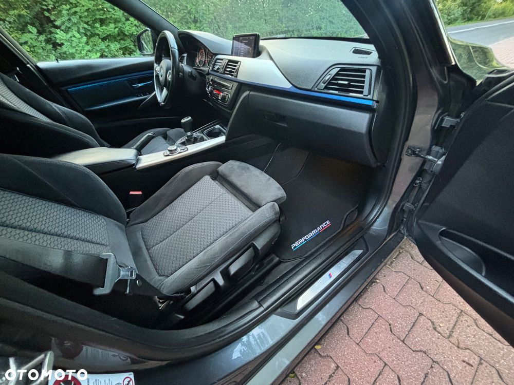 BMW Seria 3 320d M Sport EU6 - 19