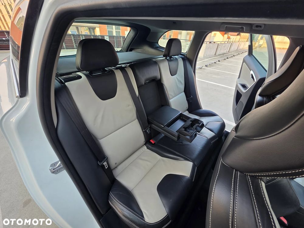 Volvo XC 60 D4 Geartronic Summum - 19