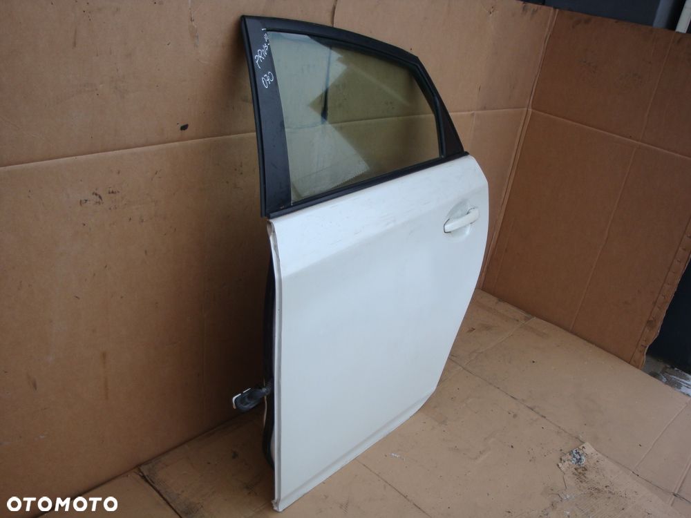 TOYOTA PRIUS III DRZWI LEWE TYLNE LAKIER 070 - 2