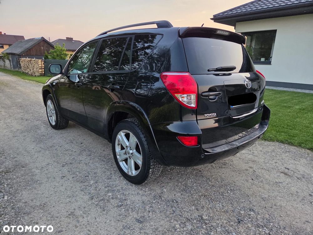 Toyota RAV4 - 3