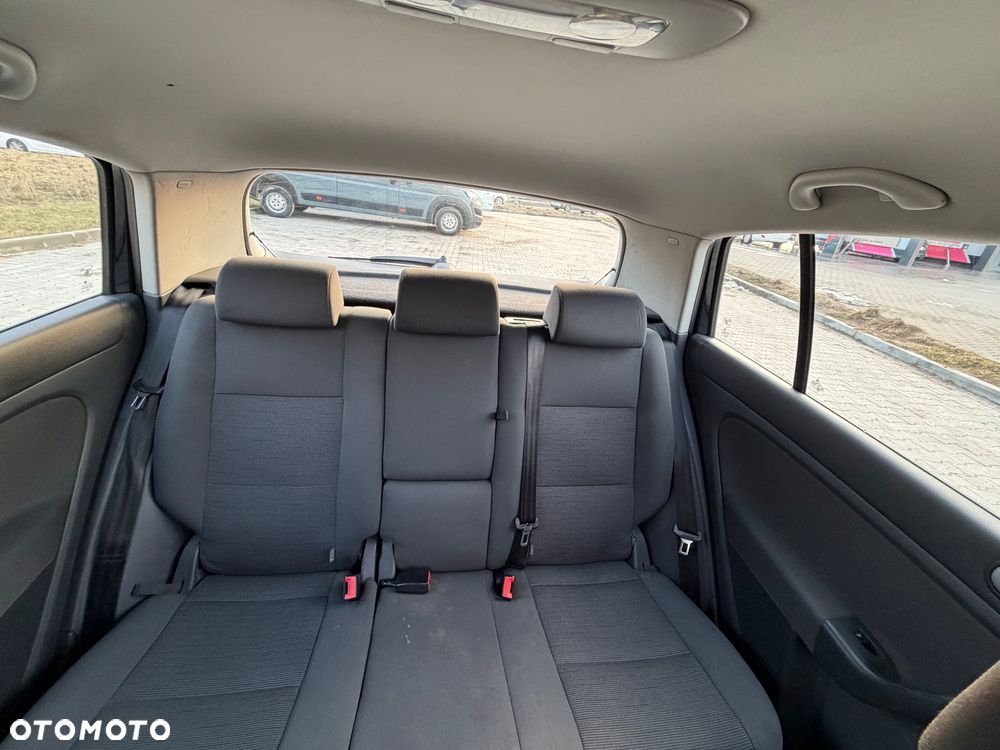 Volkswagen Golf 1.6 FSI Trendline - 16