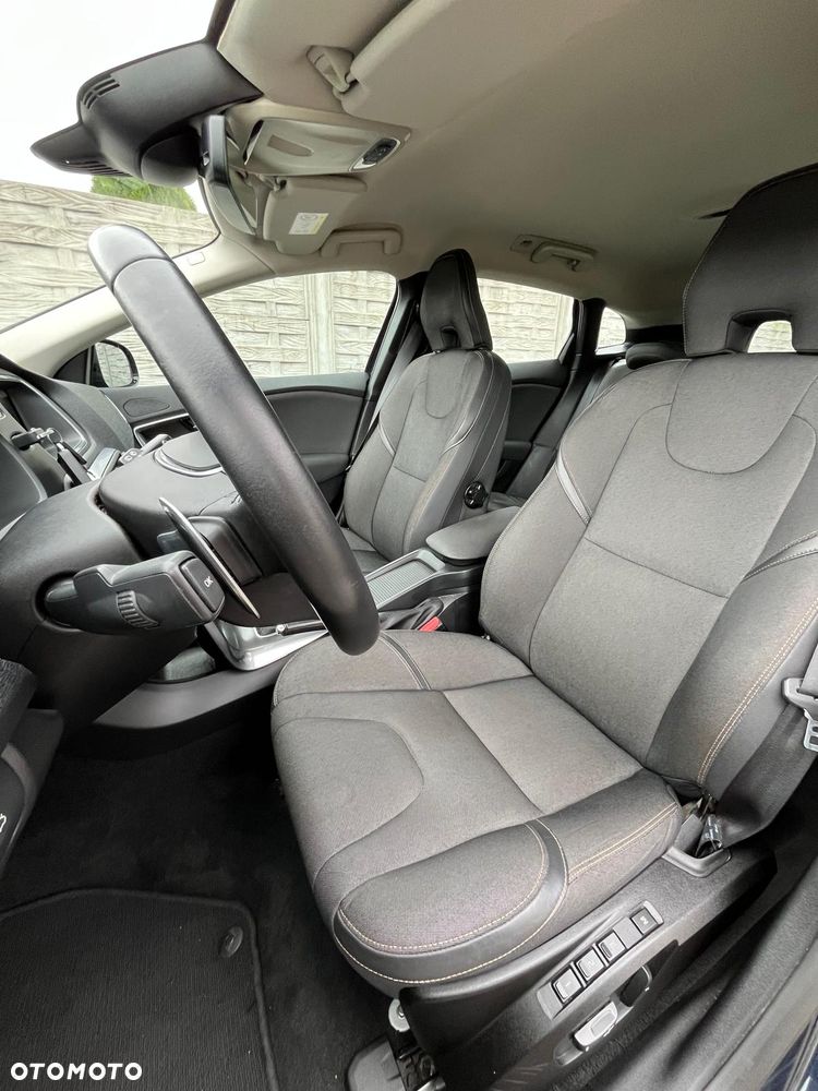 Volvo V40 Cross Country D3 Geartronic Momentum - 24