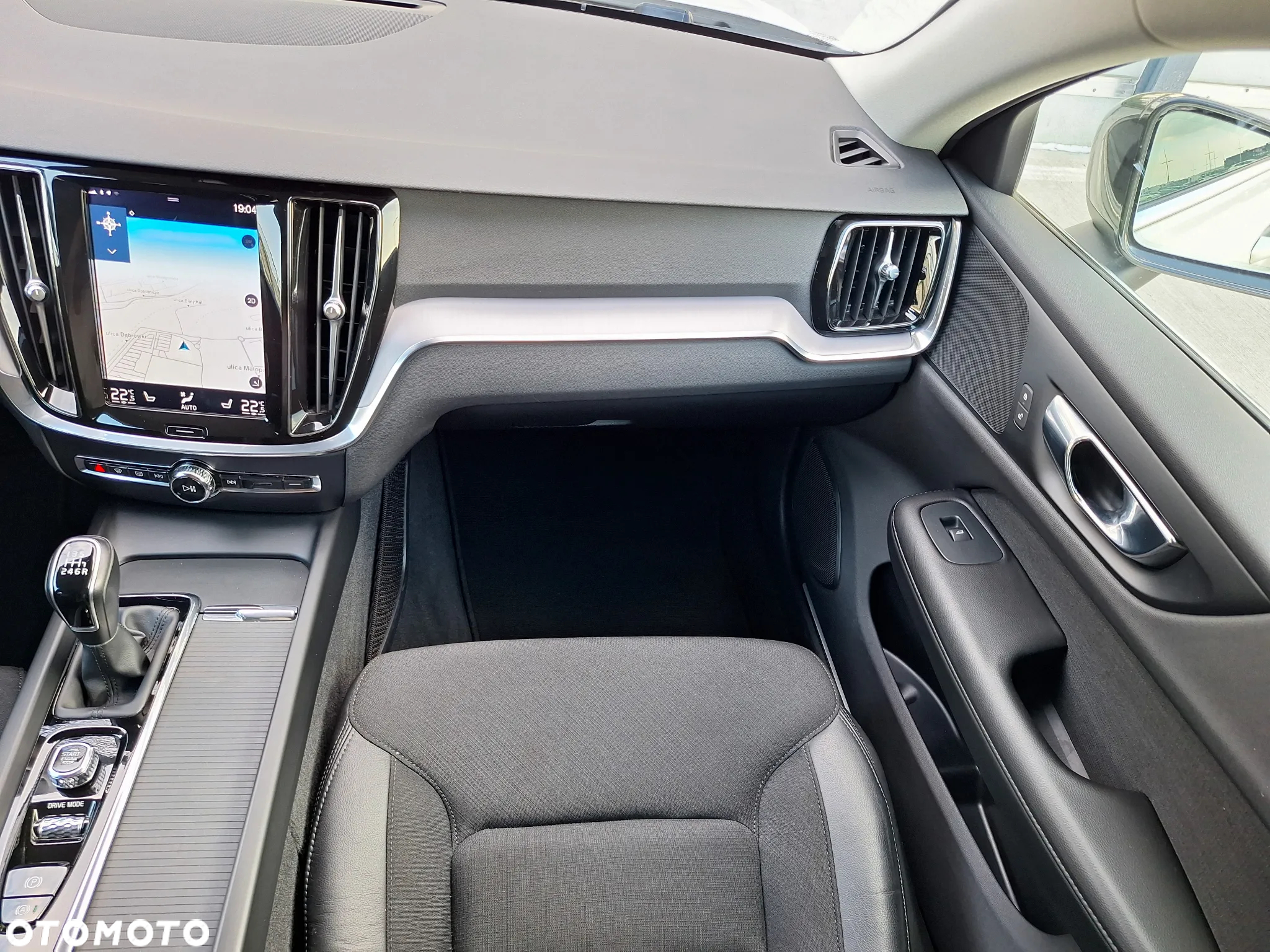 Volvo V60 D4 Momentum Pro - 29