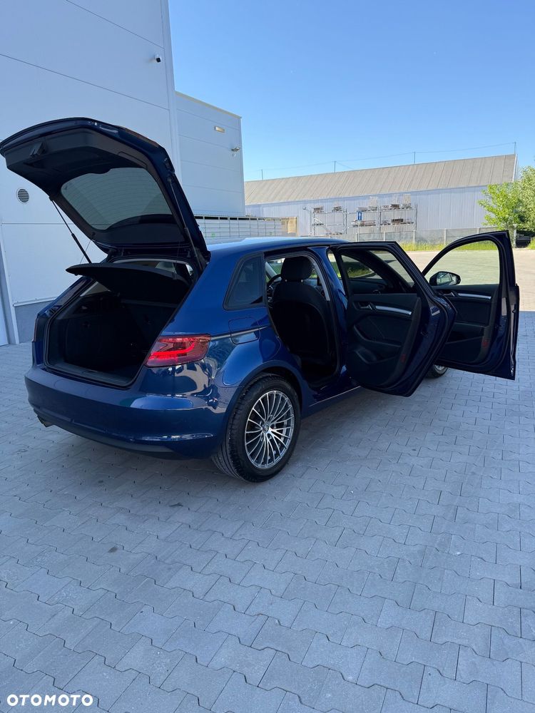 Audi A3 Sportback 2.0 TDI Ambiente - 13