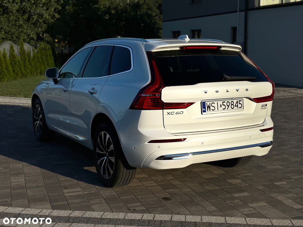 Volvo XC 60 B5 B AWD Plus Bright - 3